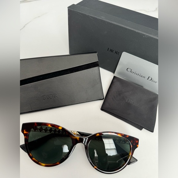 Christian Dior Sunglasses - Picture 8 of 10